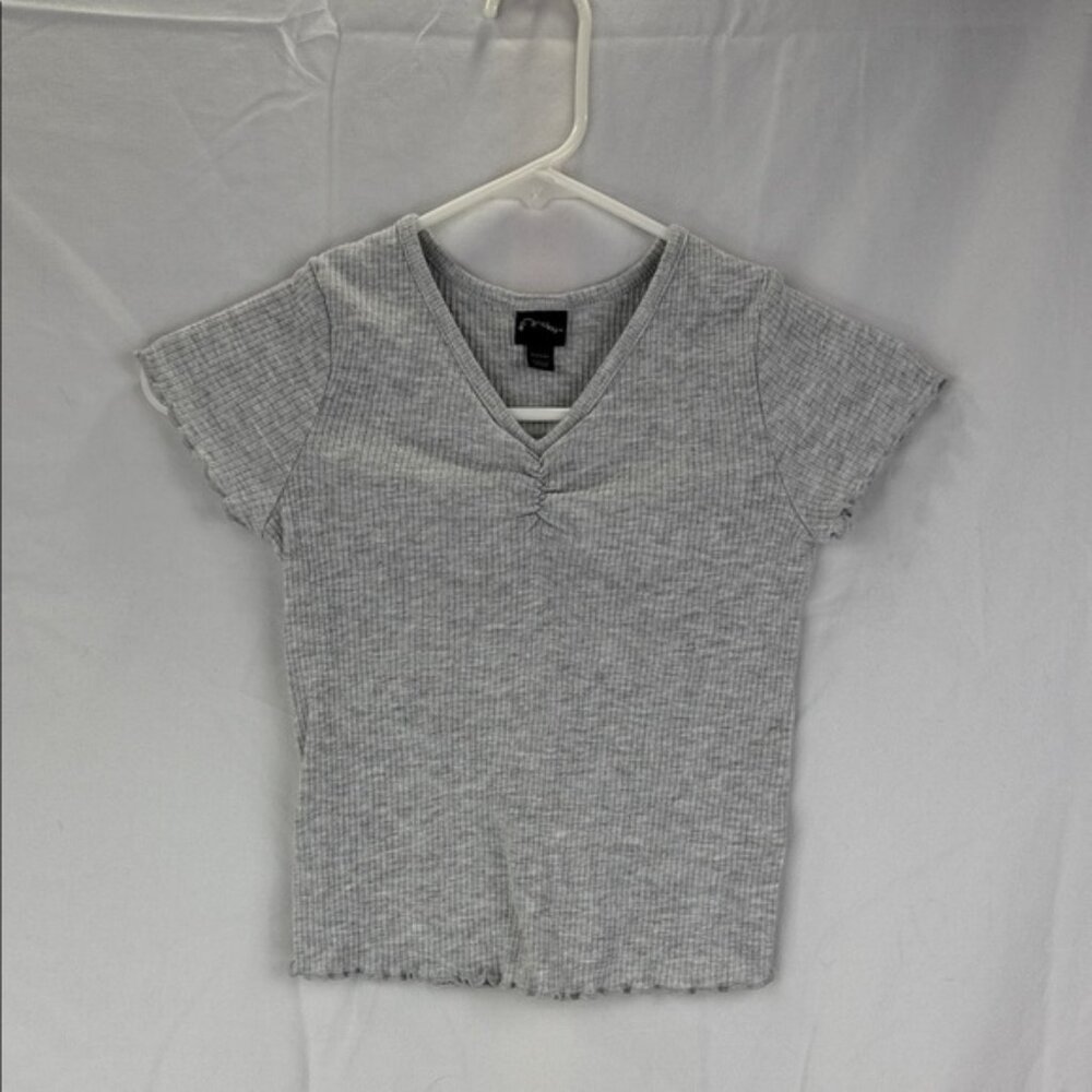 Art Class Light Gray V-Neck Ribbed Tee Girls Size Small 6/6x